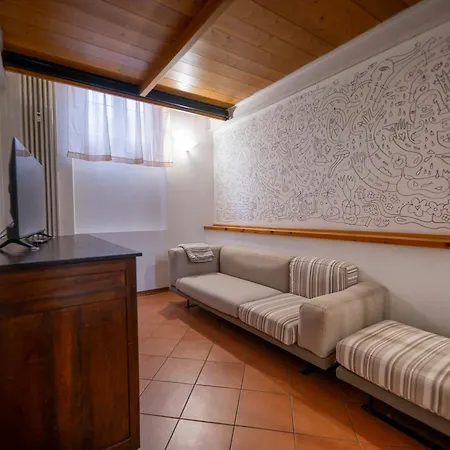 Apartment Ugo Bassi 23 *