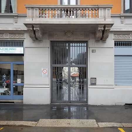 Ugo Bassi 23 Milan